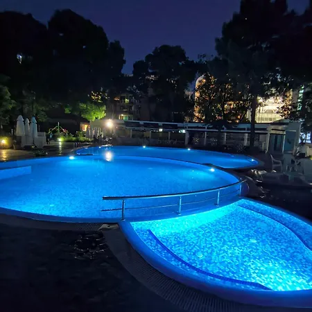 Slavi Exselsior, Sunny Apartment