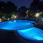 Slavi Exselsior, Sunny דירה